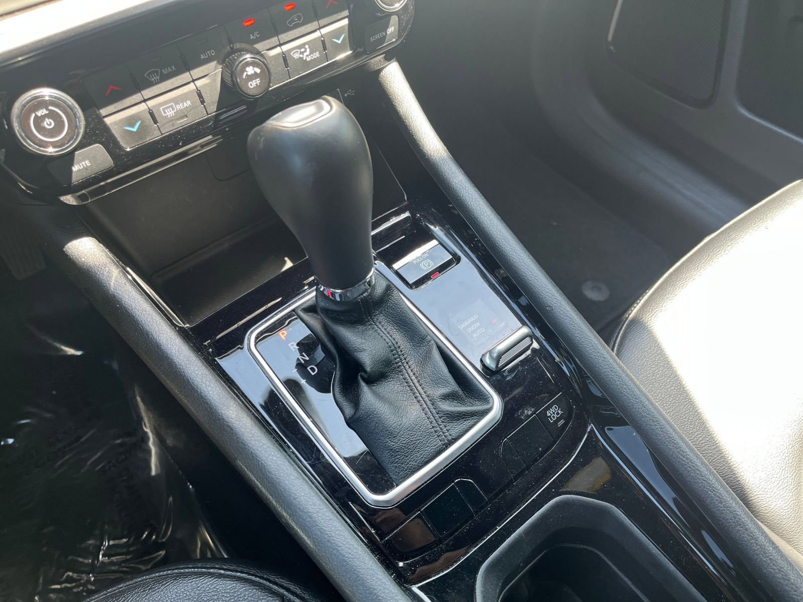 Used 2025 Jeep Compass Limited image 42