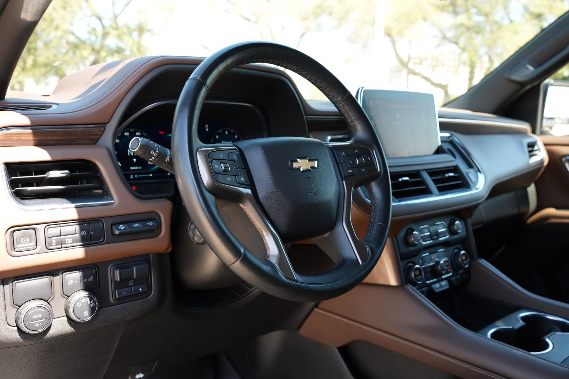 Used 2023 Chevrolet Suburban High Country w/ Max Trailering Package RWD image 17