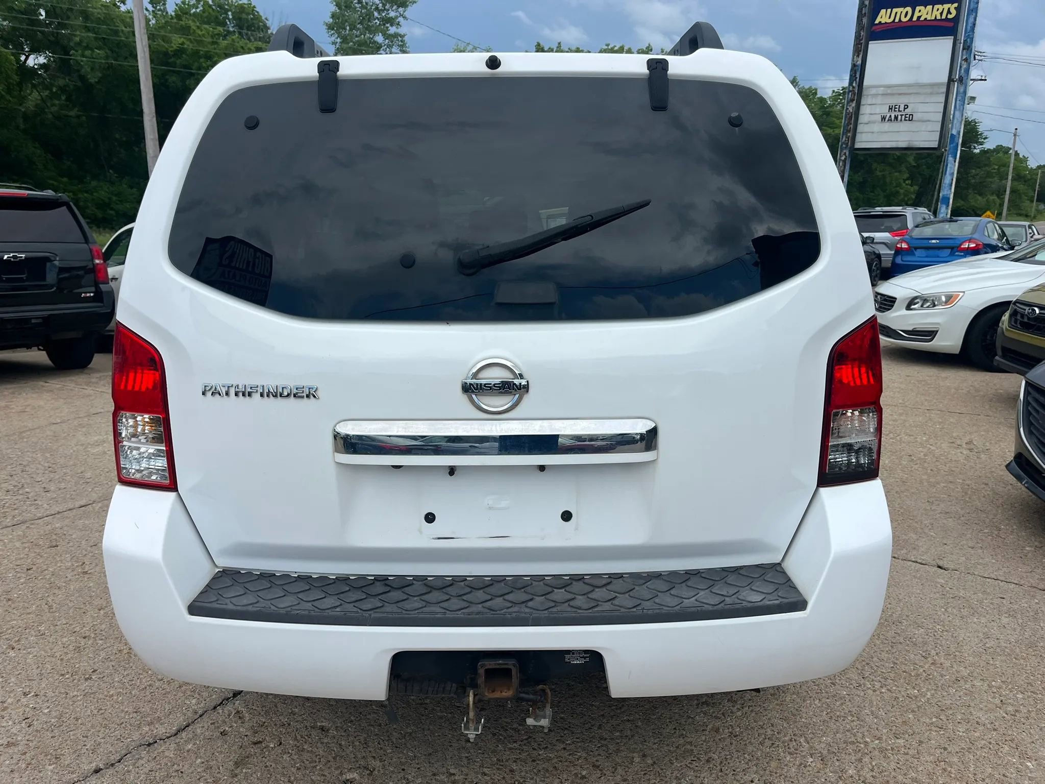 Used 2012 Nissan Pathfinder SV AWD/4WD image 11
