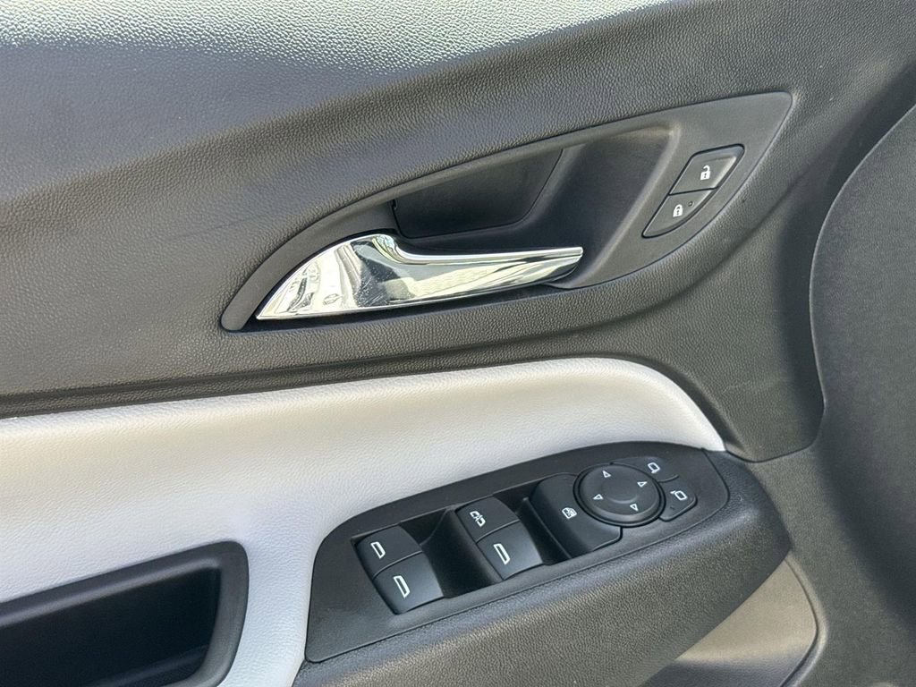 Used 2022 Chevrolet Equinox LS image 21