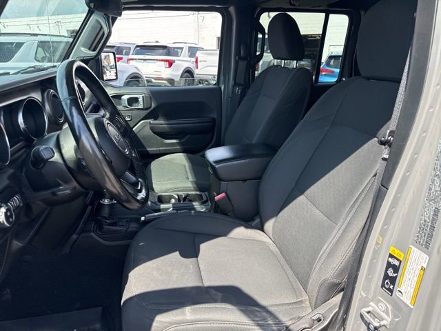 Used 2021 Jeep Gladiator Willys image 11