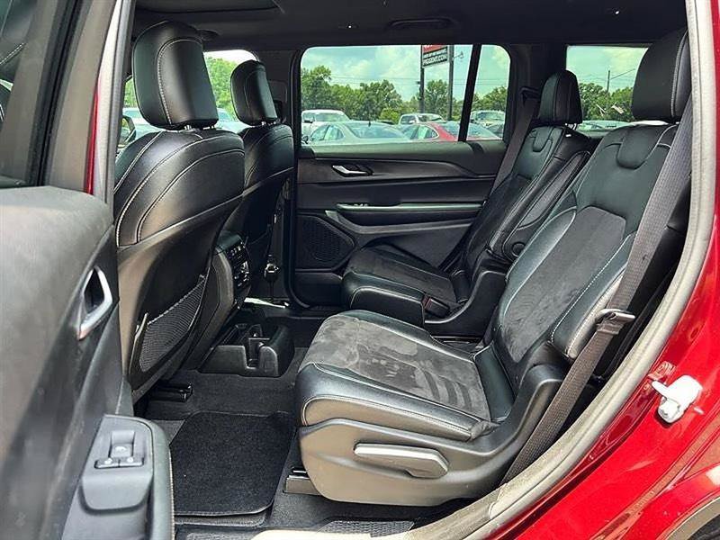 Used 2024 Jeep Grand Cherokee L Altitude AWD/4WD image 43