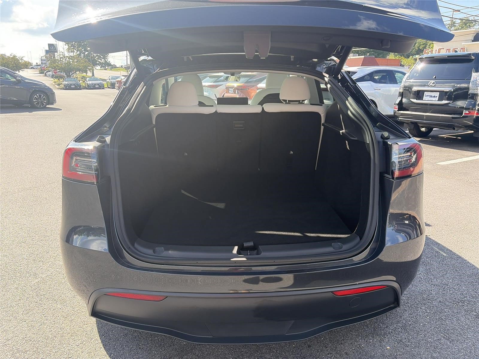Used 2025 Tesla Model Y Long Range RWD image 13