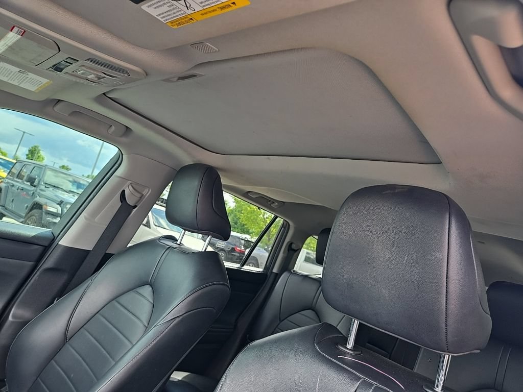Used 2022 Toyota Highlander XLE FWD image 17