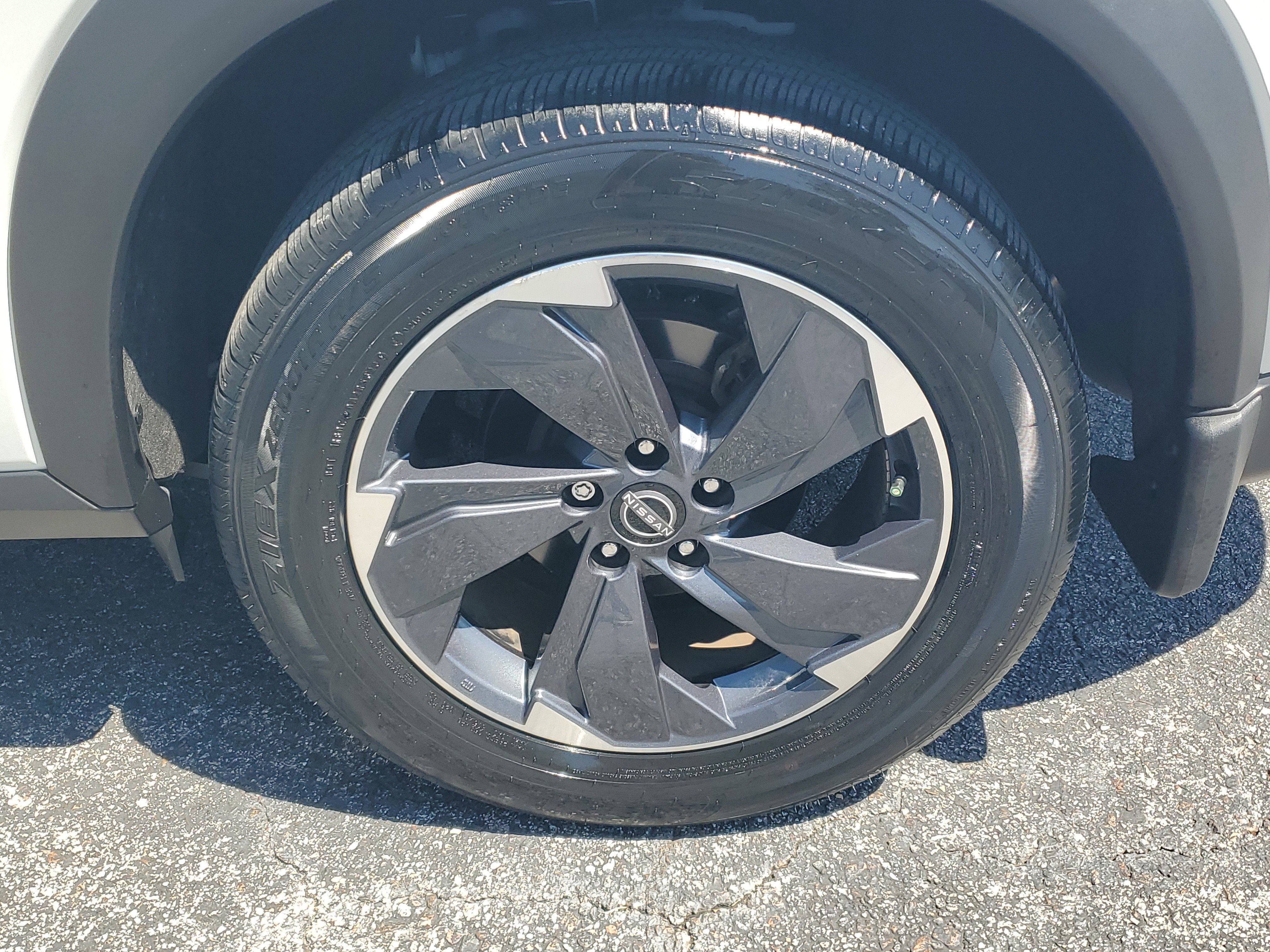 Certified 2024 Nissan Rogue SV image 9