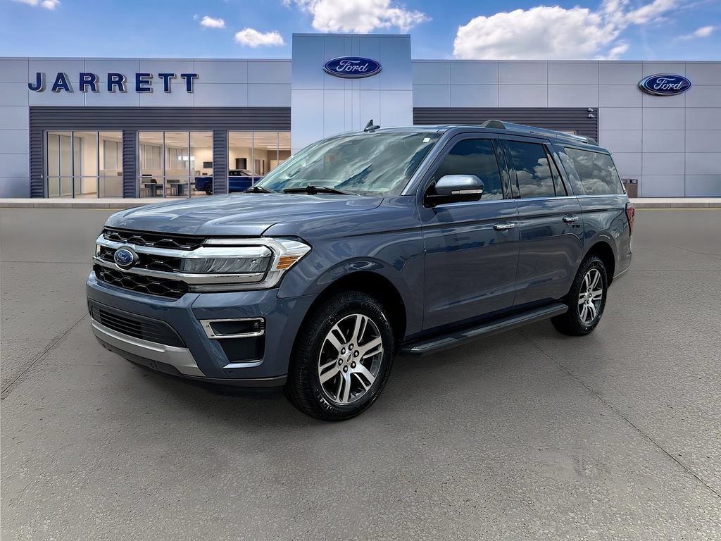 Used 2023 Ford Expedition Max Limited RWD image 3