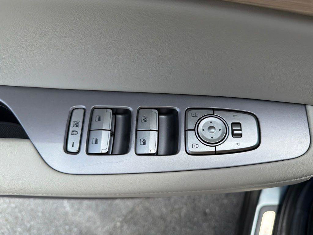 Used 2024 Hyundai Palisade Limited AWD/4WD image 32