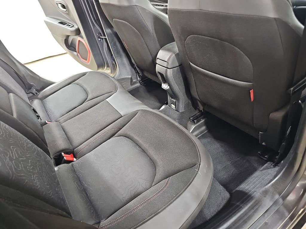 Used 2018 Jeep Renegade Trailhawk w/ UConnect 8.4 Nav Group image 14