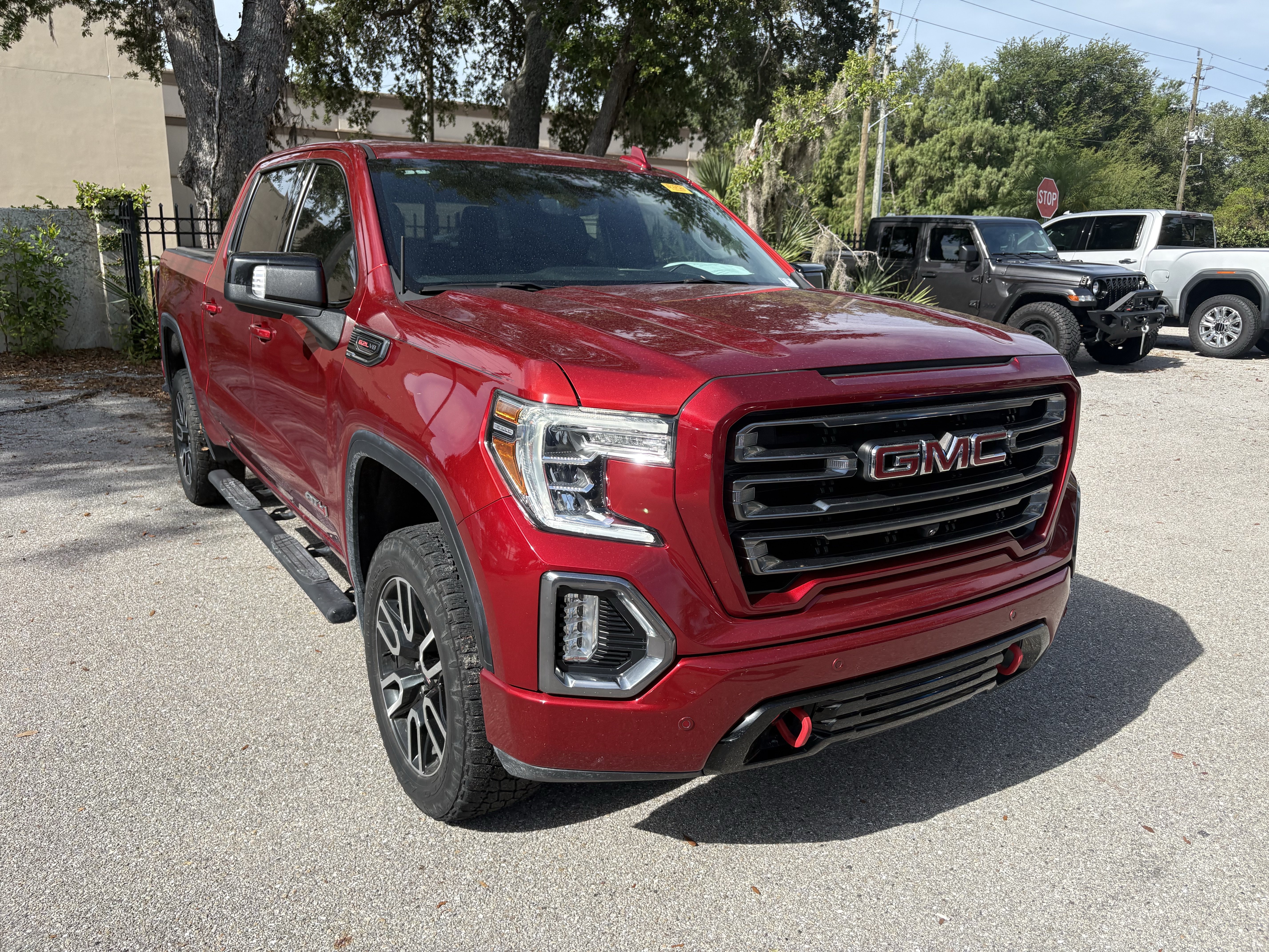 Certified 2021 GMC Sierra 1500 AT4 w/ AT4 Value Package AWD/4WD image 1