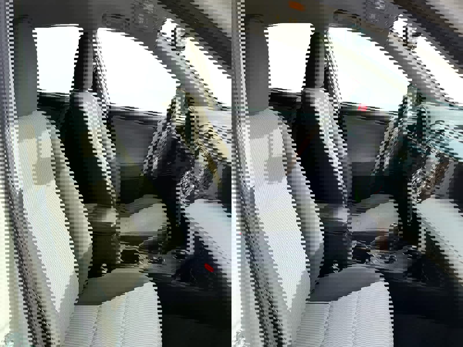 Used 2015 Toyota RAV4 LE image 15