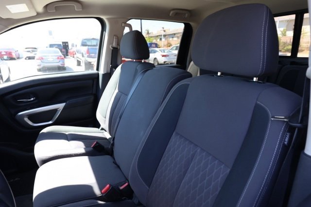 Used 2023 Nissan Titan SV image 15