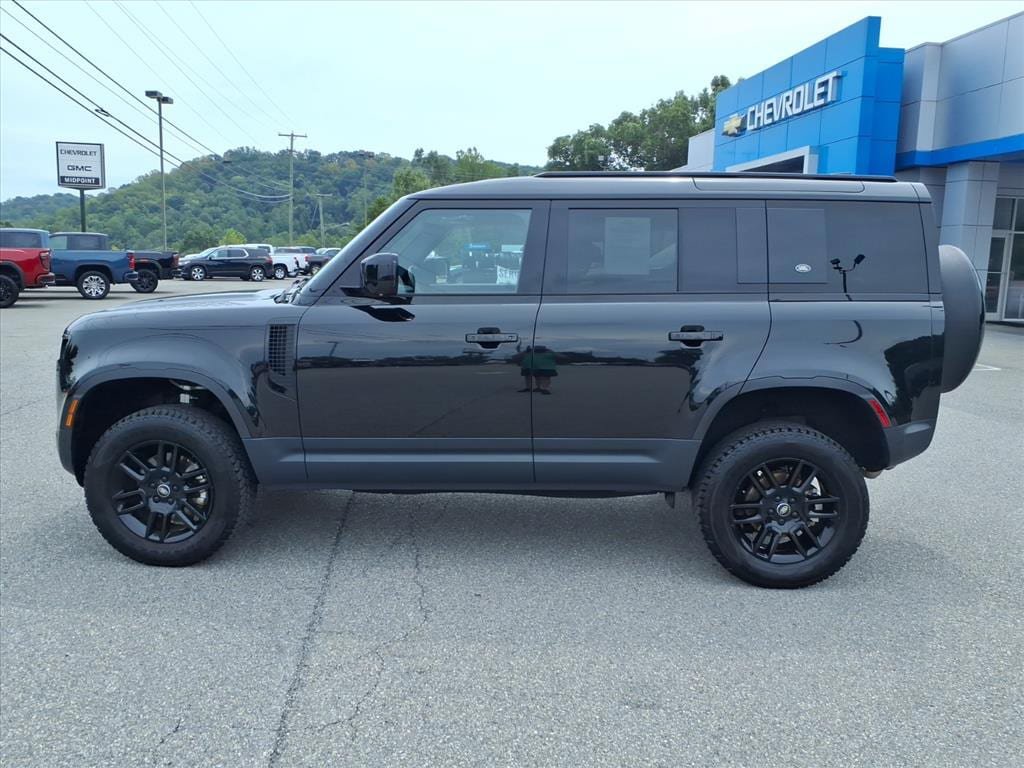 Used 2024 Land Rover Defender 110 S AWD/4WD image 7