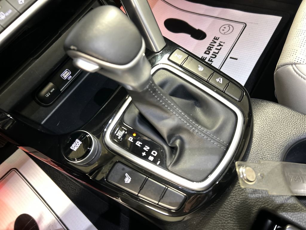 Used 2023 Kia Seltos SX w/ SX Sunroof Package image 18