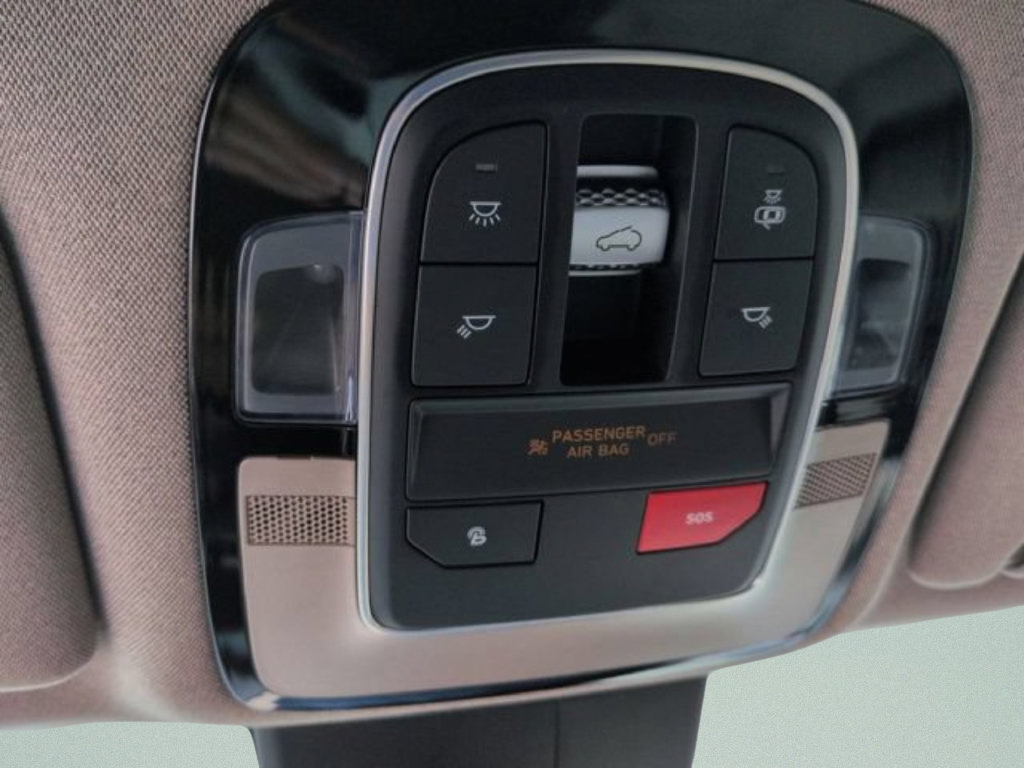 Used 2023 Hyundai Santa Fe Limited w/ Cargo Package AWD/4WD image 20