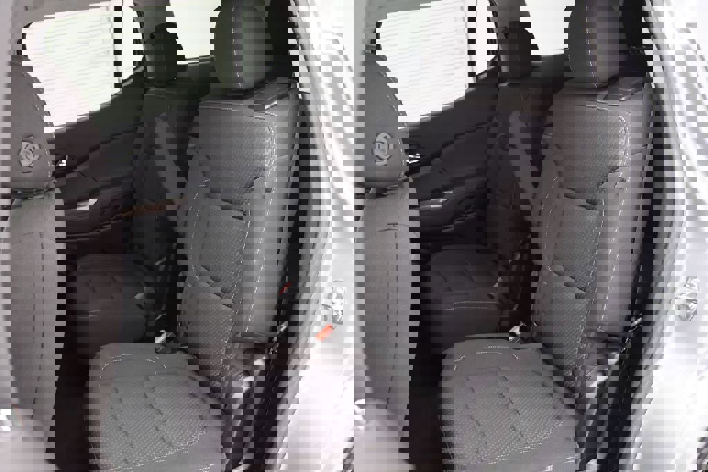 Used 2023 GMC Acadia SLE w/ Driver Convenience Package image 12