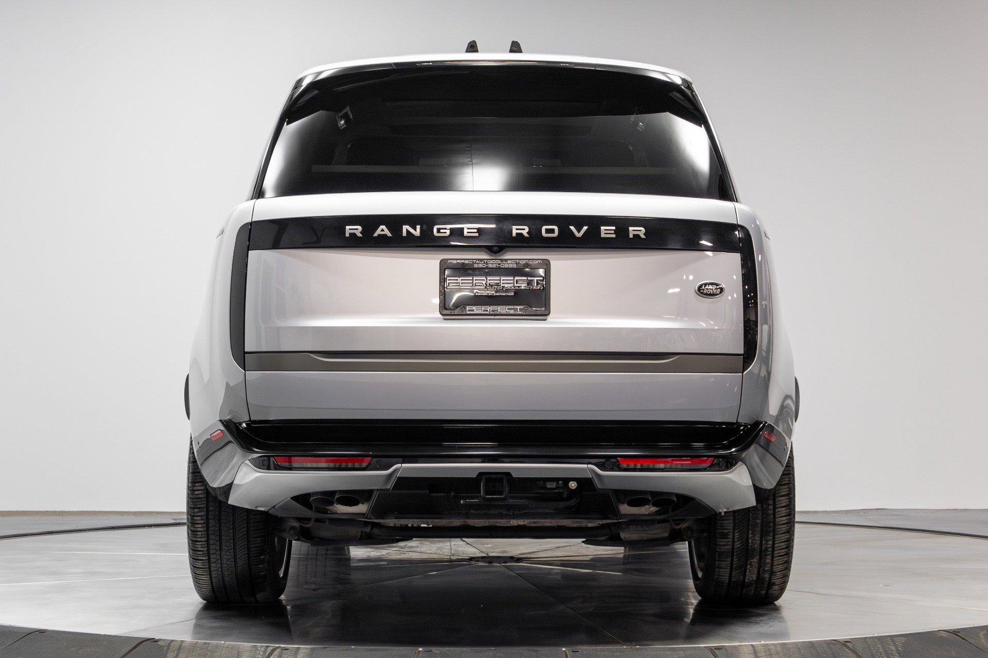 Used 2023 Land Rover Range Rover Autobiography image 44