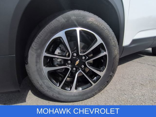 Certified 2024 Chevrolet TrailBlazer LT w/ LT Cold Weather Package AWD/4WD image 32
