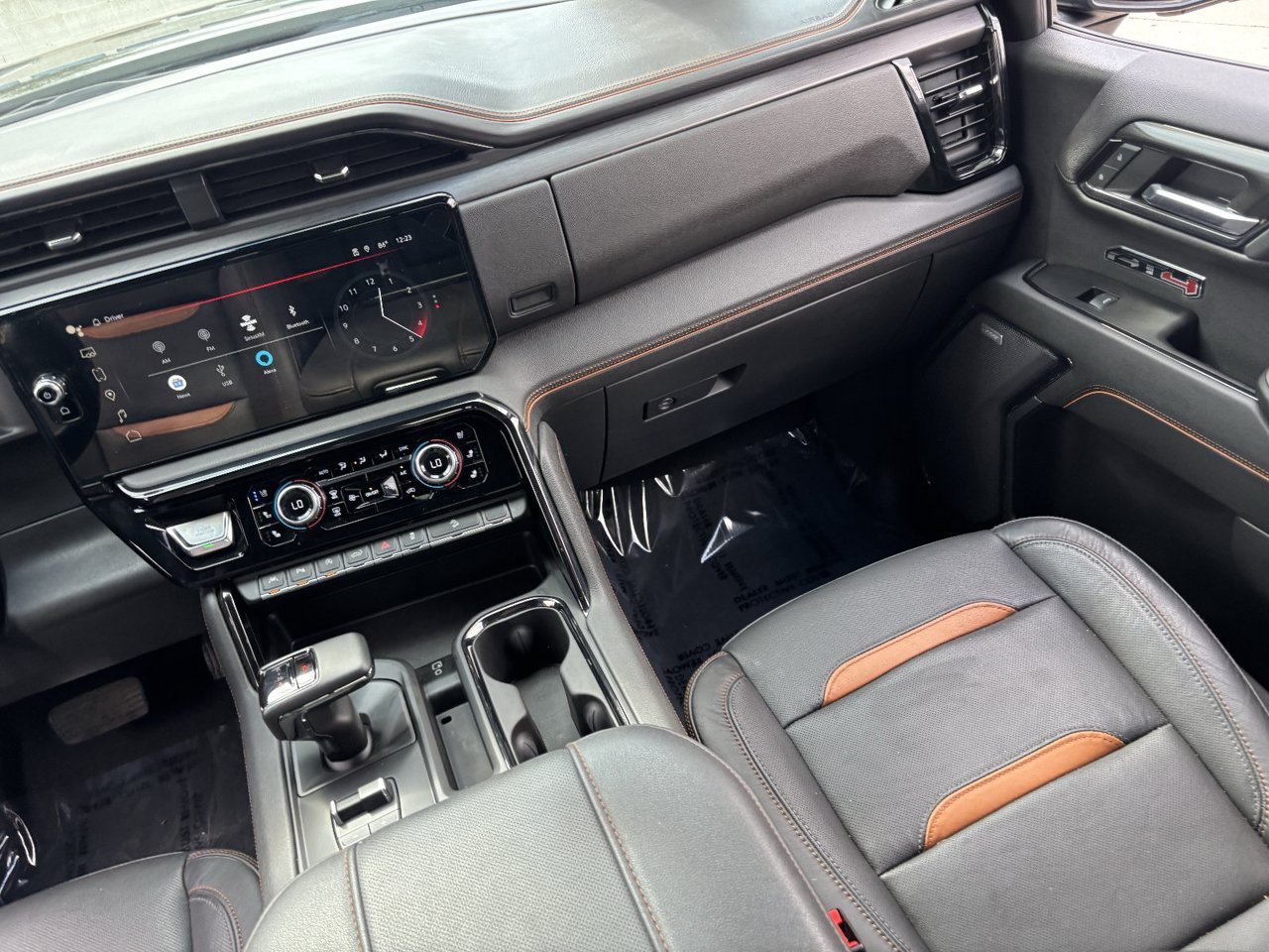 Used 2024 GMC Sierra 1500 AT4 w/ Technology Package AWD/4WD image 14
