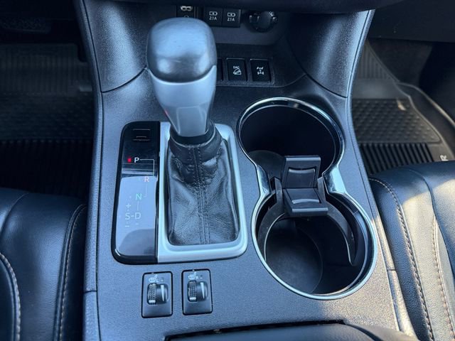 Used 2018 Toyota Highlander XLE image 24