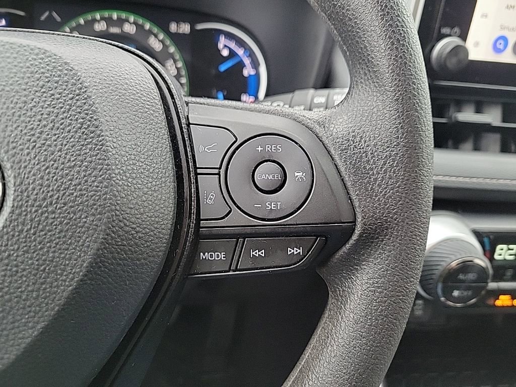 Used 2025 Toyota RAV4 XLE image 25