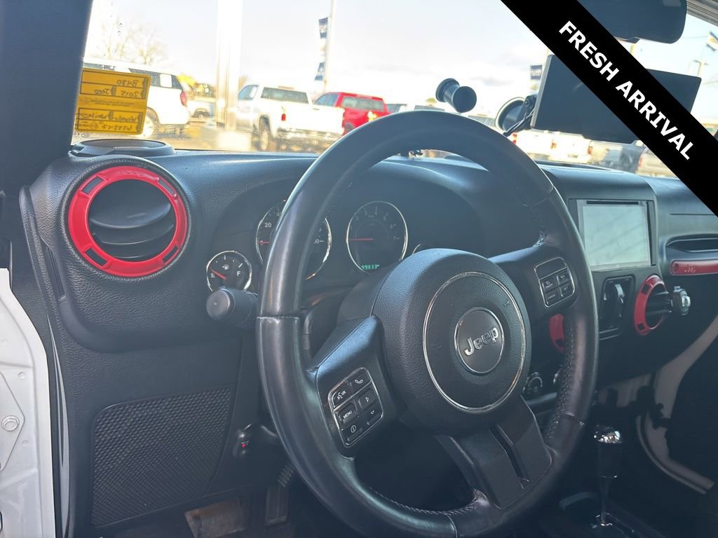 Used 2015 Jeep Wrangler Unlimited Sahara w/ Connectivity Group image 7