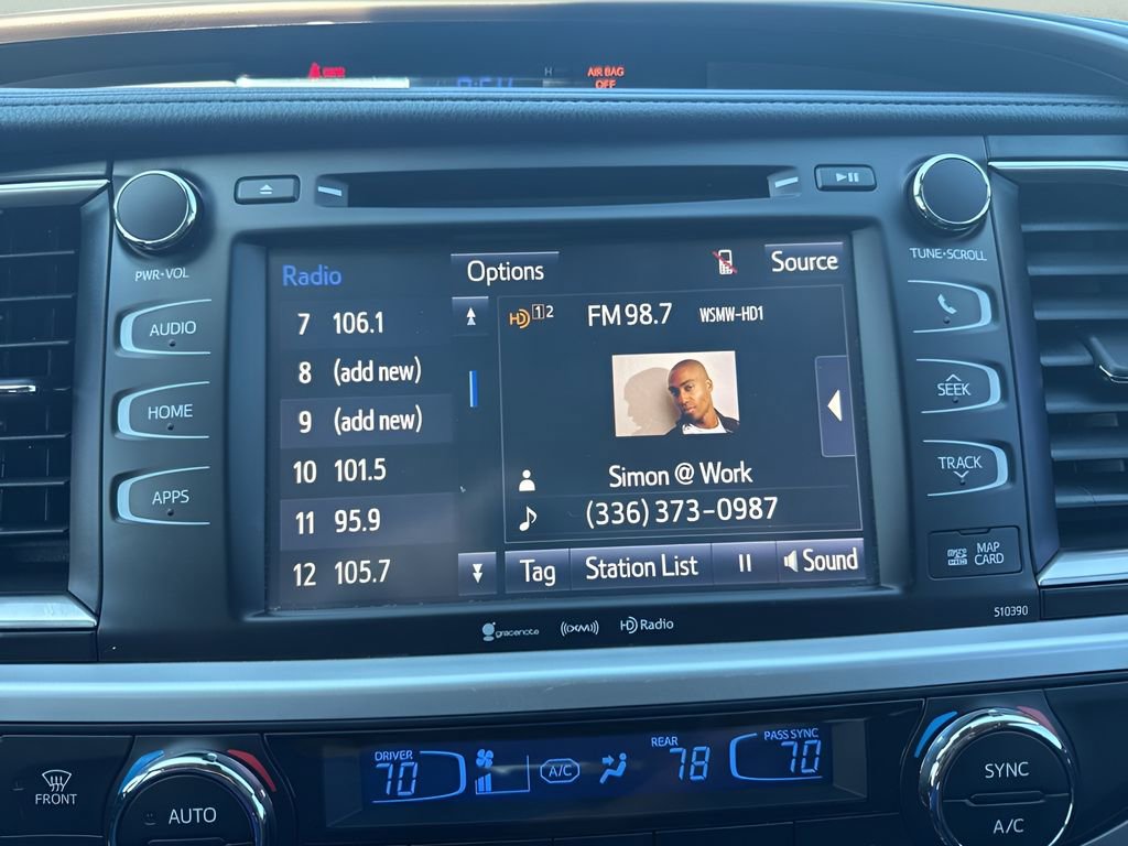 Used 2019 Toyota Highlander XLE FWD image 19