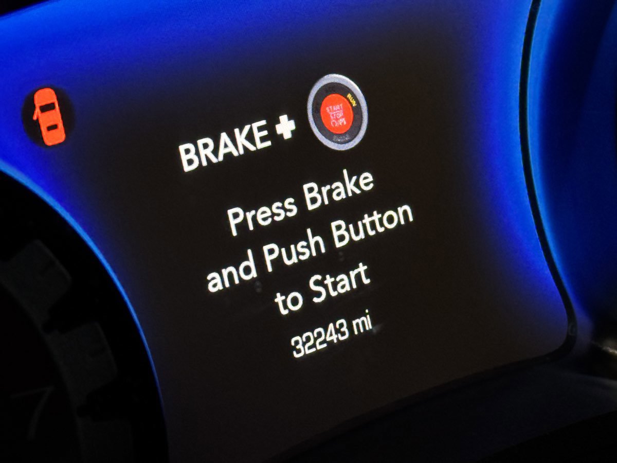 Used 2023 Chrysler 300 C RWD image 16