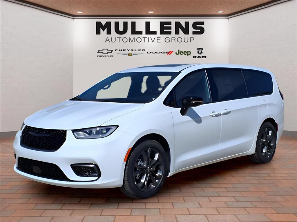 New 2026 Chrysler Pacifica Select FWD image 1