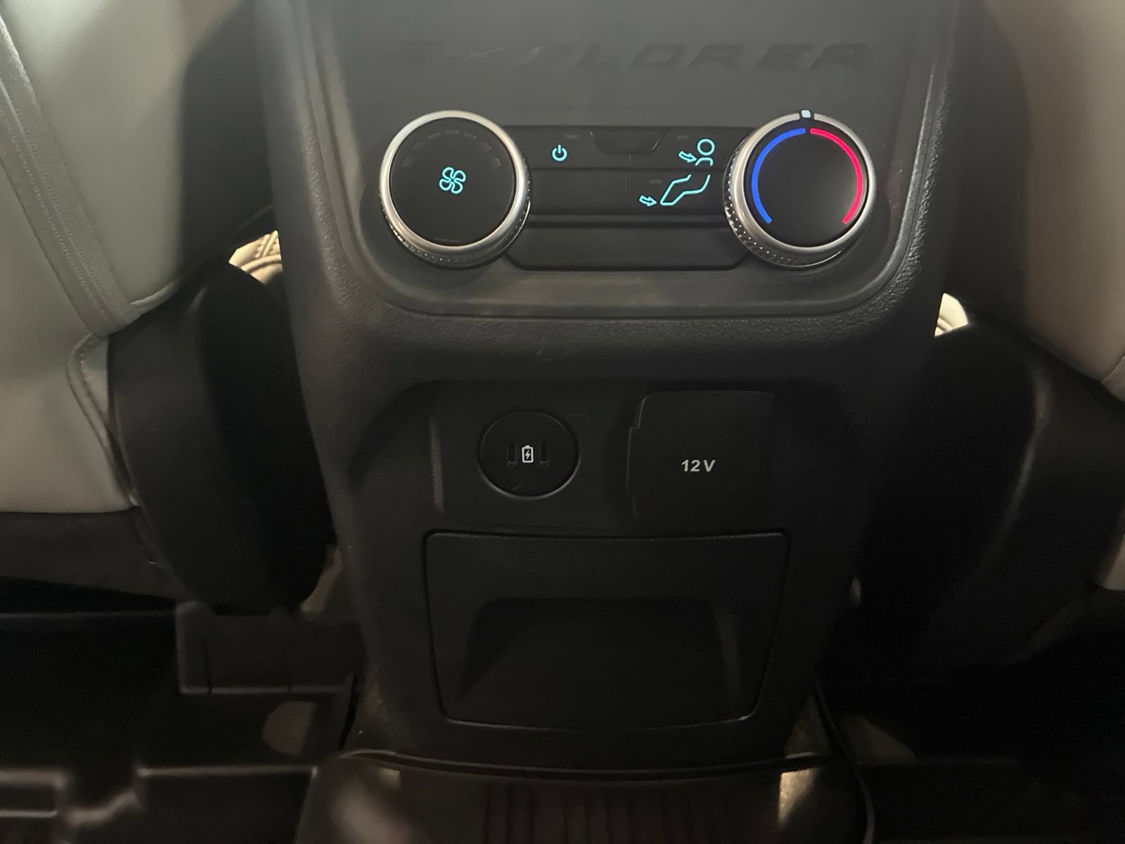 Used 2025 Ford Explorer Active w/ Active Comfort Package AWD/4WD image 16