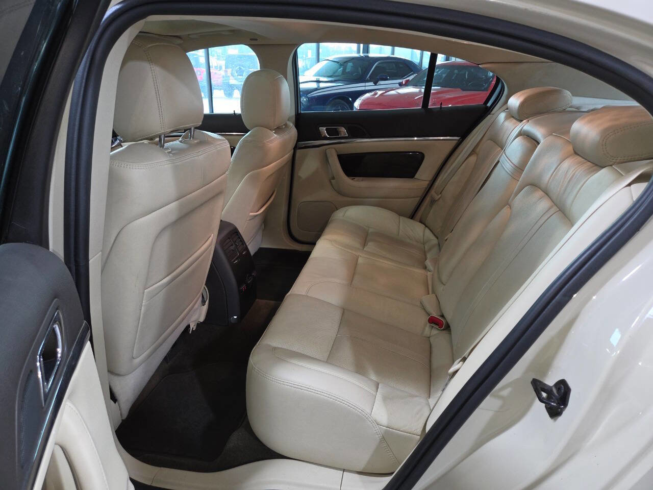 Used 2015 Lincoln MKS AWD w/ Equipment Group 101A image 20
