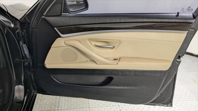 Used 2016 BMW 528i Sedan w/ Premium Package image 19