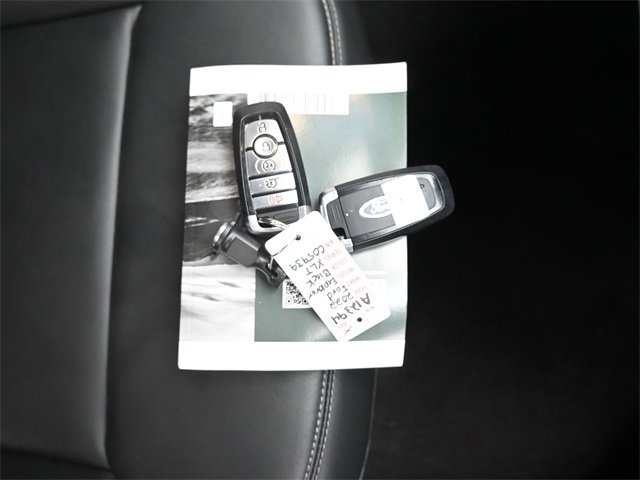 Used 2022 Ford Explorer XLT w/ Equipment Group 202A image 12