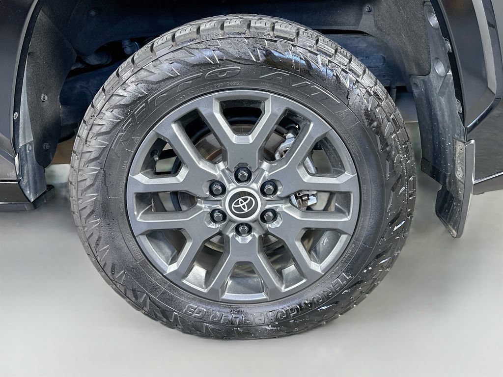 Used 2024 Toyota Sequoia Platinum AWD/4WD image 35