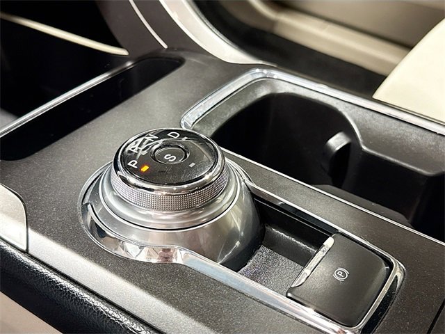 Used 2018 Ford Fusion SE w/ Fusion SE Technology Package image 16