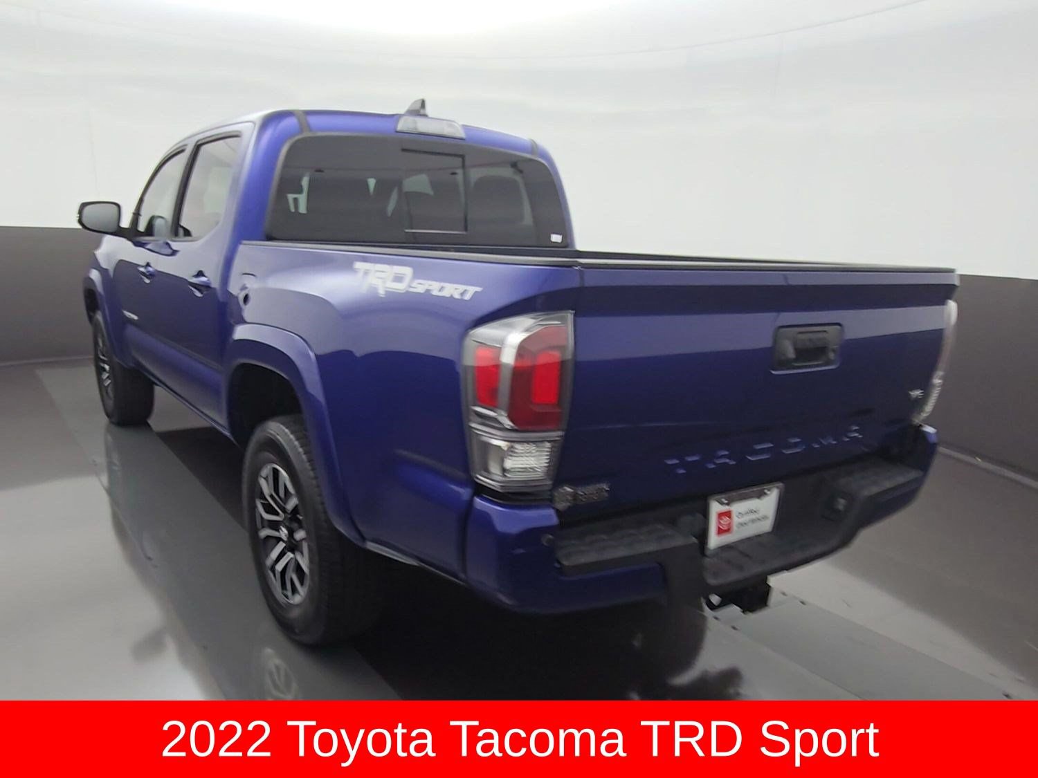 Used 2022 Toyota Tacoma TRD Sport w/ Technology Package RWD image 4