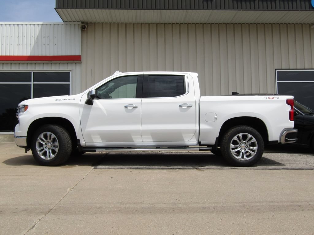 New 2026 Chevrolet Silverado 1500 LTZ w/ LTZ Premium Package AWD/4WD image 11