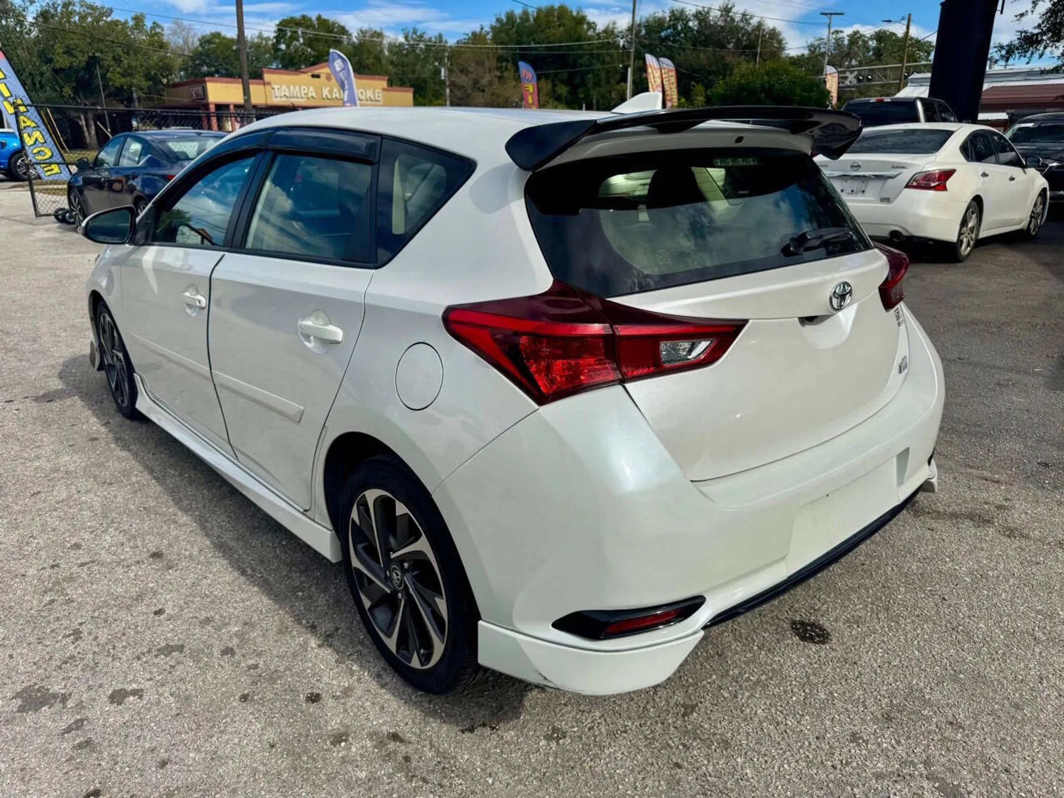 Used 2018 Toyota Corolla iM image 12
