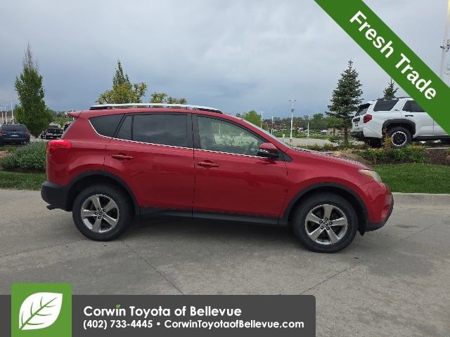 Used 2015 Toyota RAV4 XLE AWD/4WD image 2