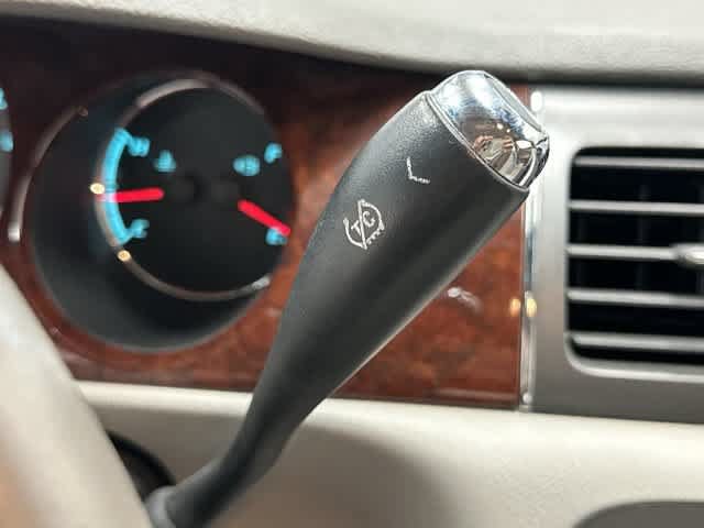 Used 2009 Buick Lucerne CX FWD image 23