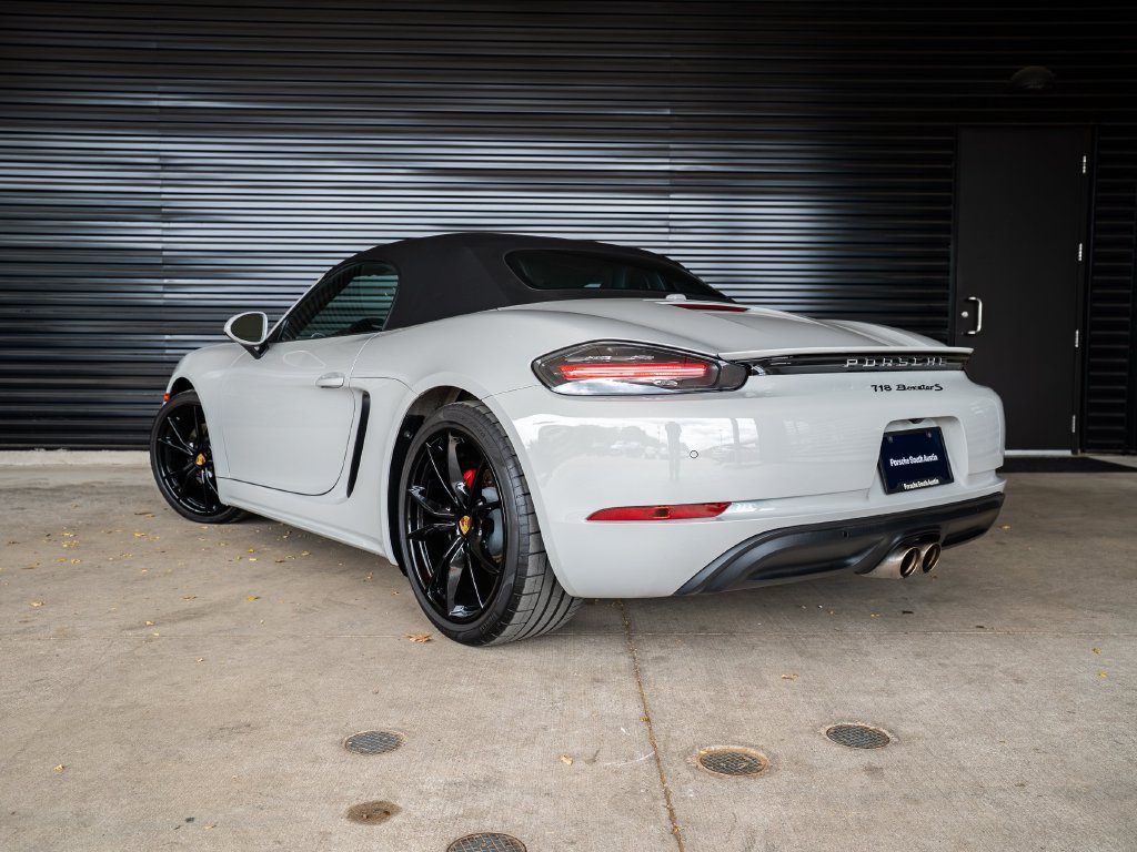 Certified 2025 Porsche 718 Boxster S RWD image 3
