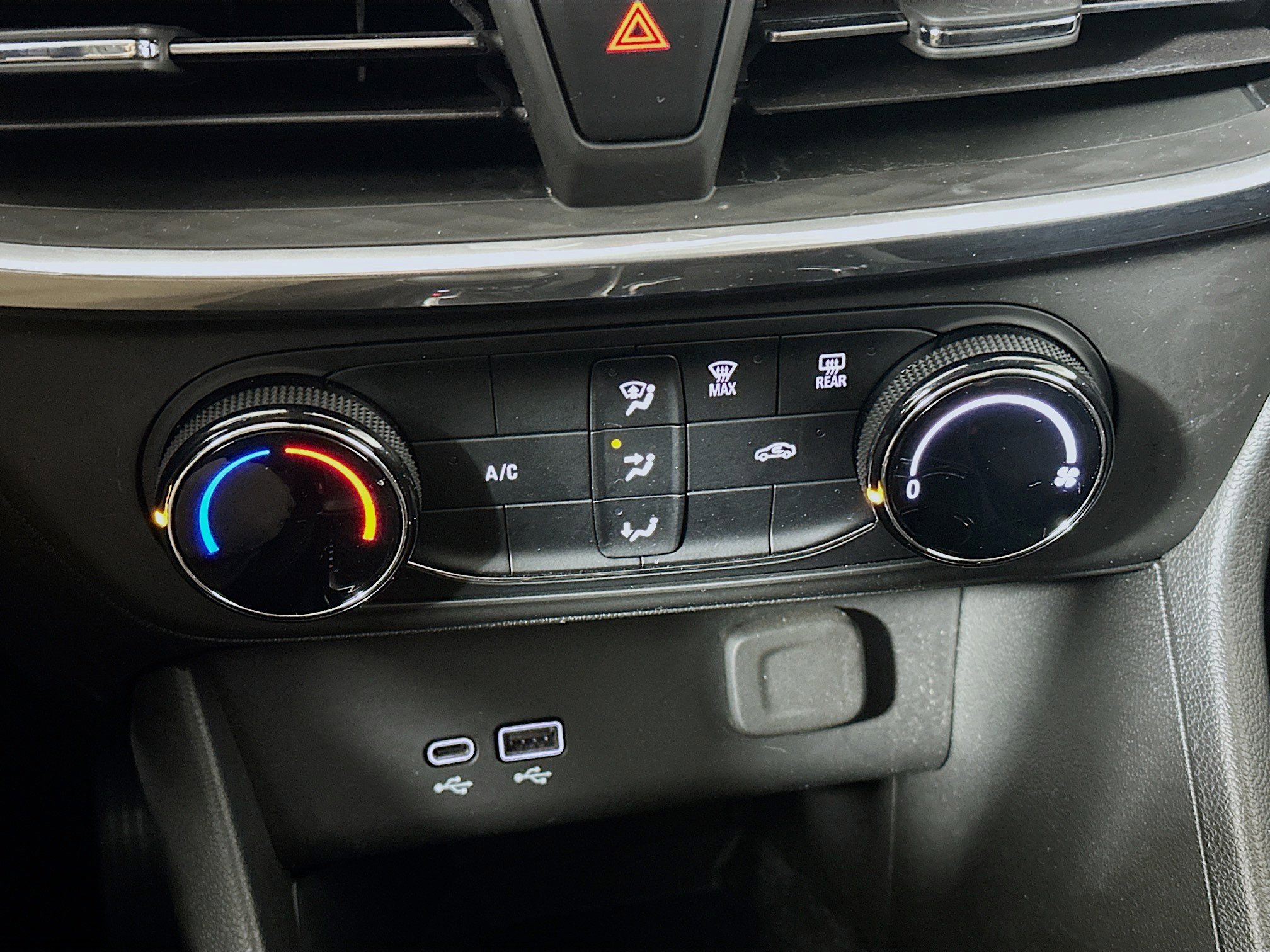 Used 2024 Buick Encore GX Preferred image 24