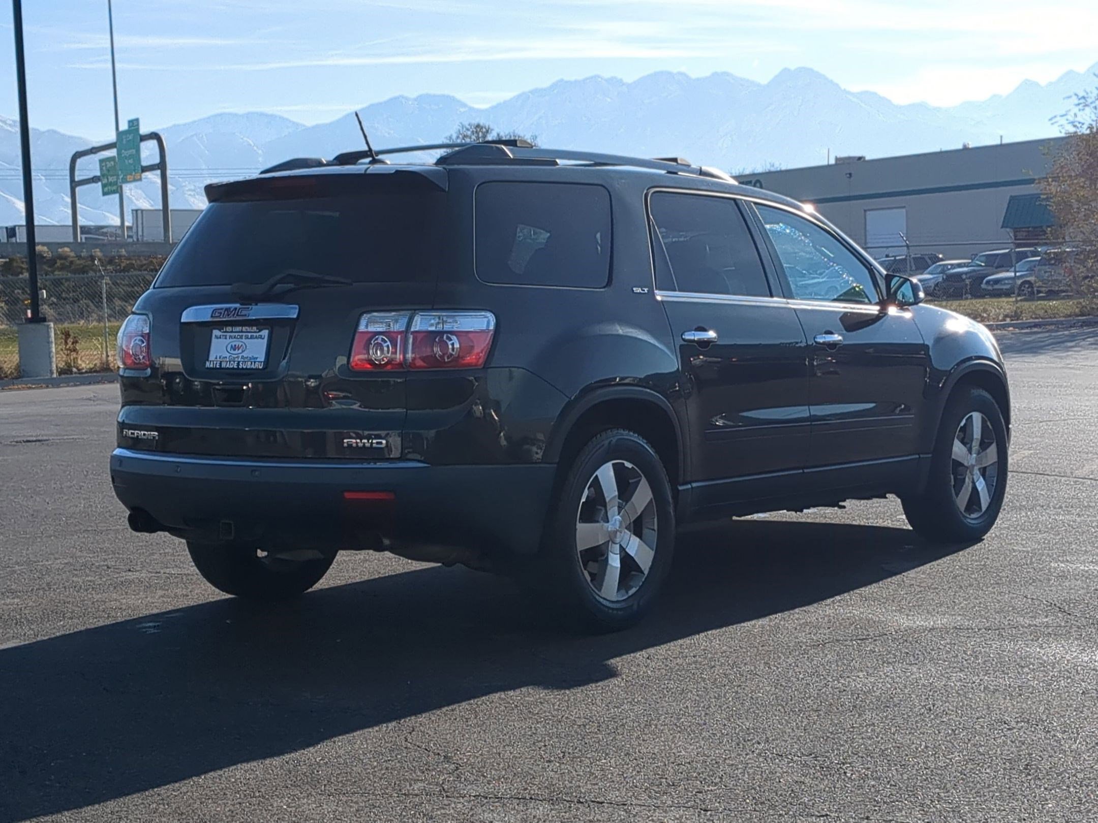 Used 2011 GMC Acadia SLT image 3
