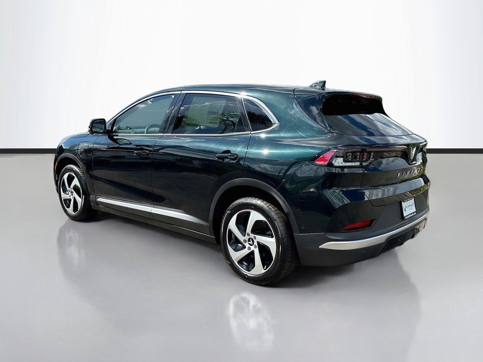 New 2027 VinFast VF 8 Eco AWD/4WD image 5