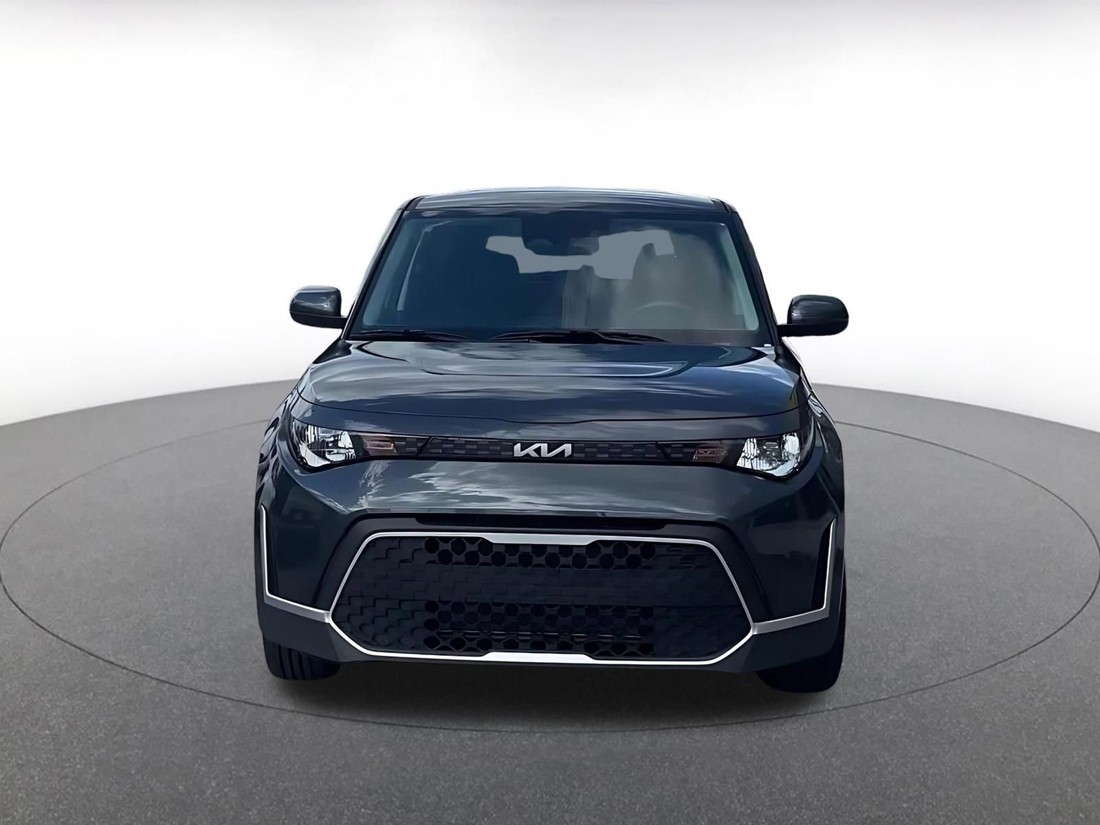 Used 2025 Kia Soul LX w/ LX Technology Package FWD image 4