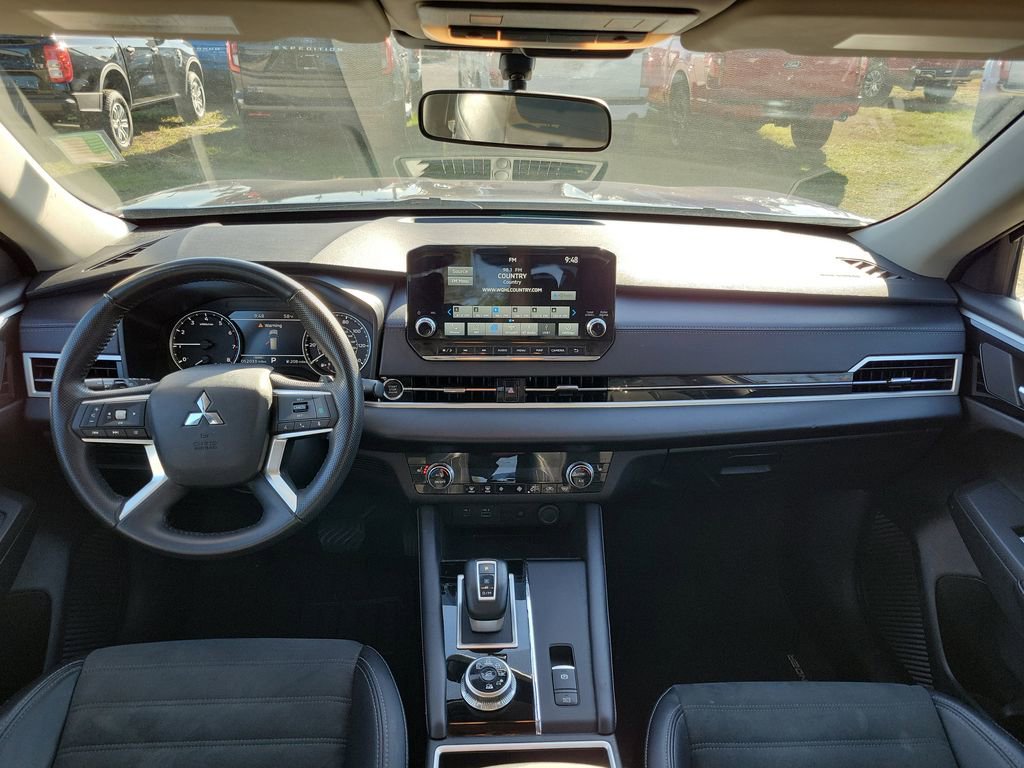 Used 2024 Mitsubishi Outlander SE image 28
