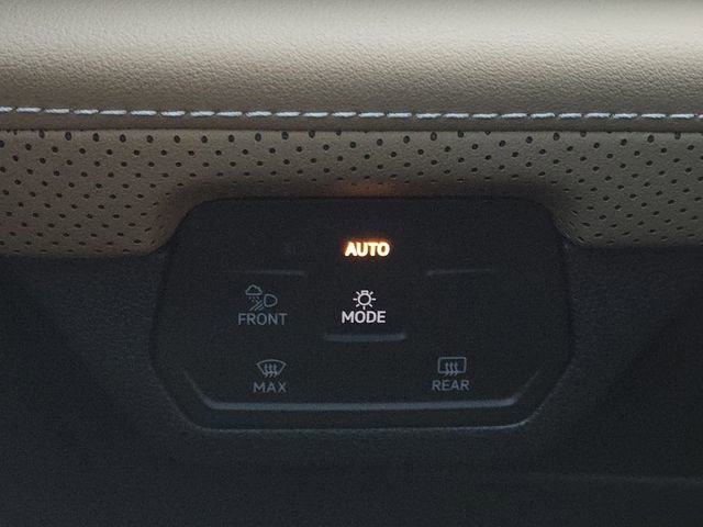 Used 2024 Volkswagen Atlas Cross Sport SEL R-Line image 11