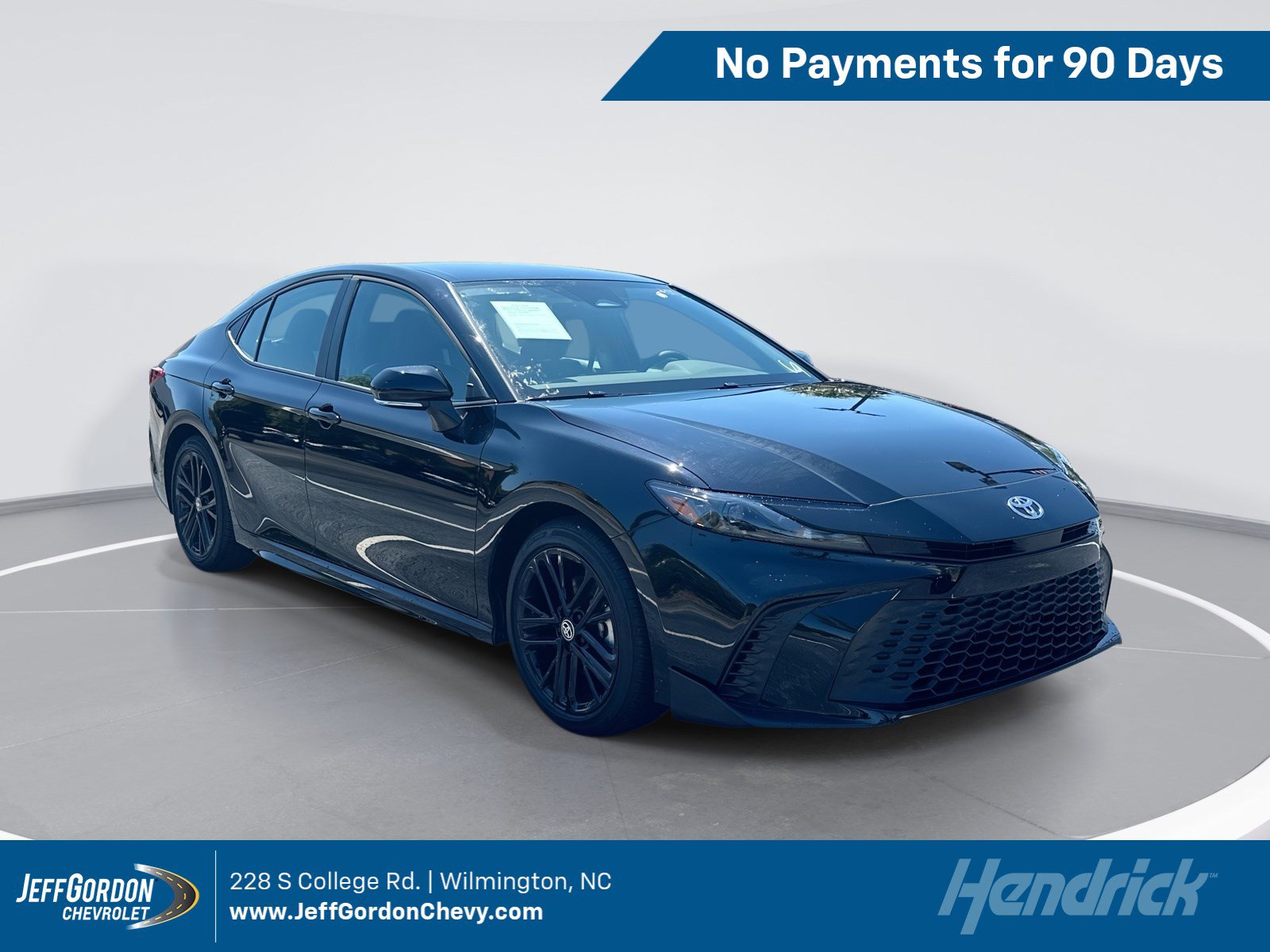 Used 2026 Toyota Camry SE w/ Convenience Package FWD image 1