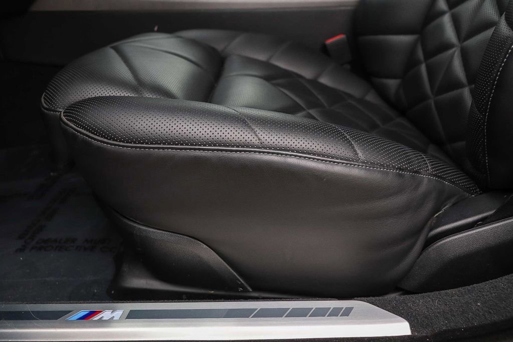 Used 2023 BMW 740i w/ Parking Assistance Package image 21