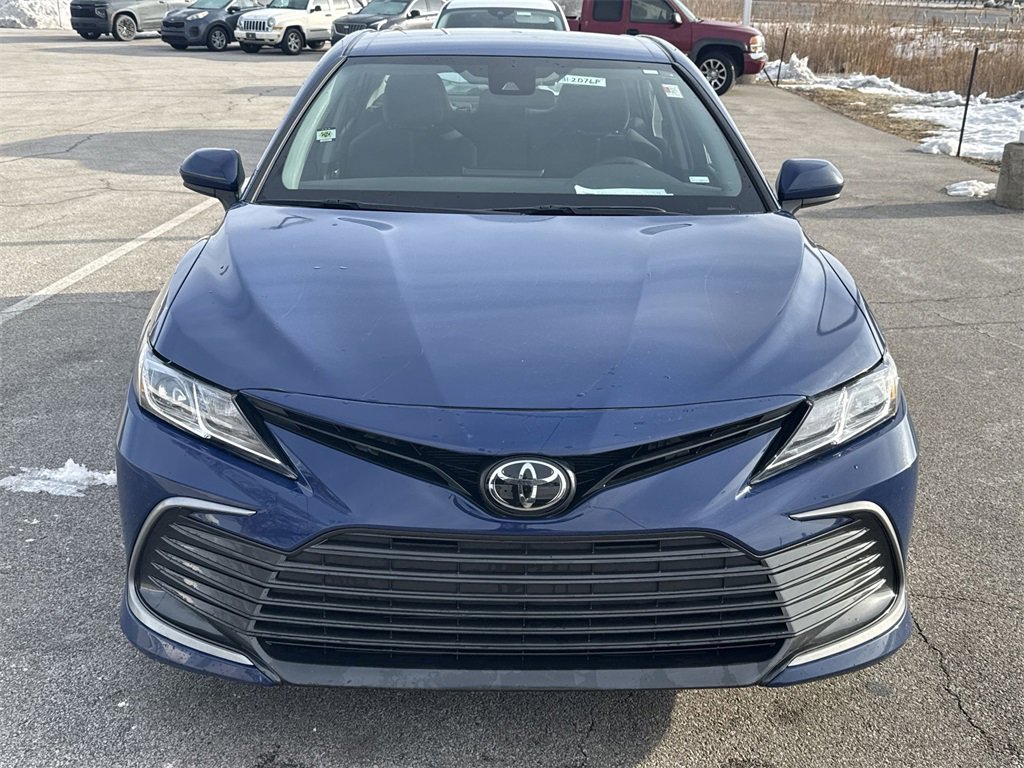 Used 2023 Toyota Camry LE image 3