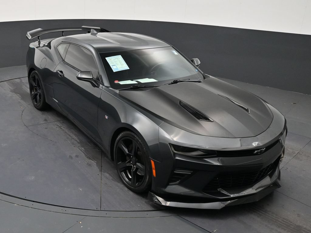 Used 2018 Chevrolet Camaro SS RWD image 18